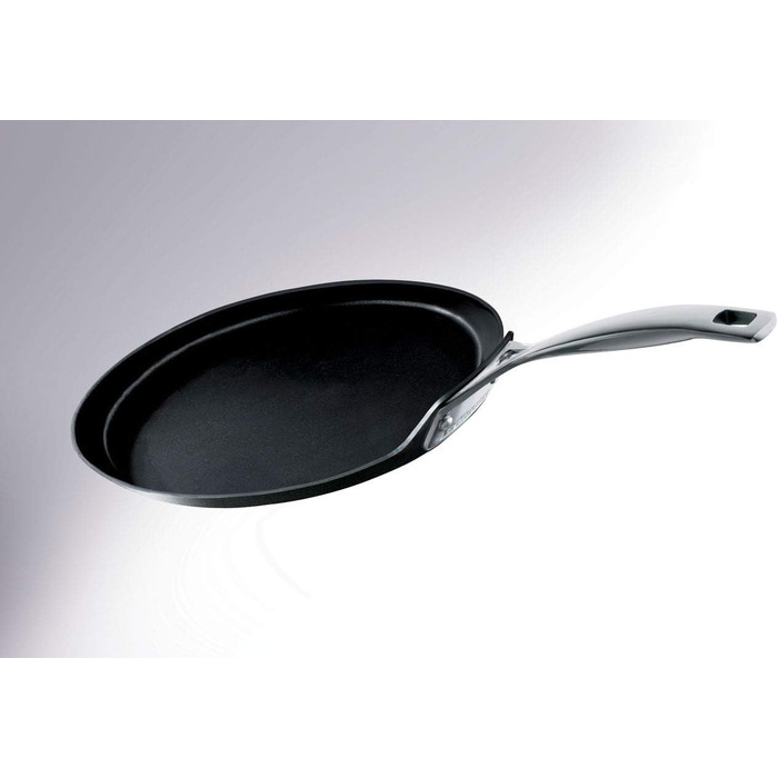 Млинцева пательня Le Creuset алюмінієва з антипригарним покриттям, 28 см, для всіх типів плит, включаючи індукцію, антрацит/срібло