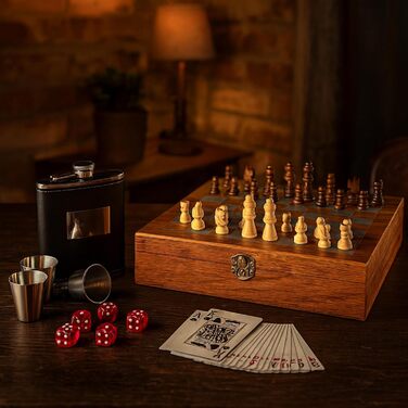 Набір флакон для алкоголю 237 мл з шахами, кубиками, картами, воронкою в дерев'яній шкатулці – подарунковий набір для чоловіків – аксесуари для бару та дорожній набір для віскі, горілки, джину та ін.