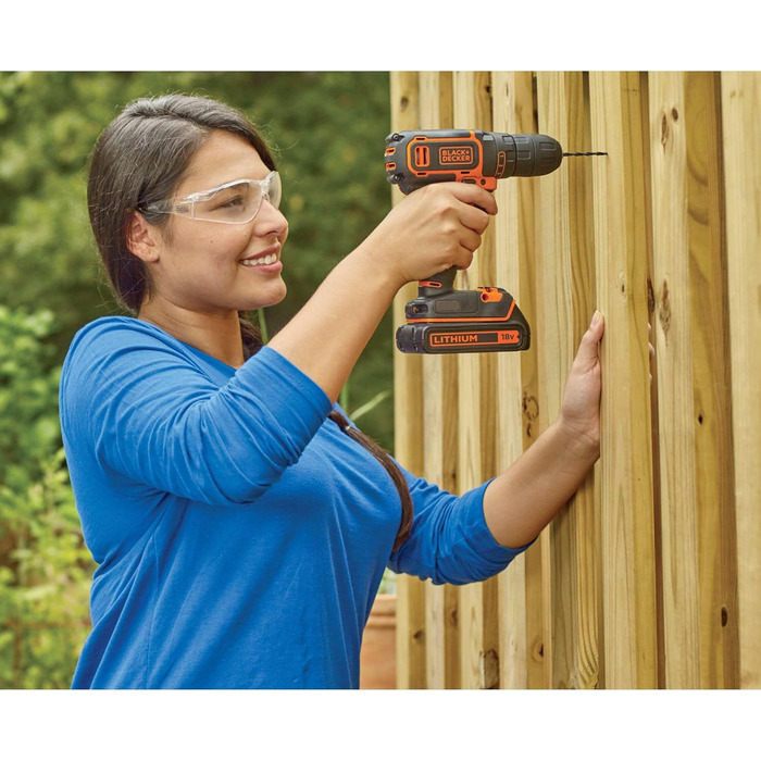 Акумуляторний дриль-шуруповерт Black+Decker BDCDC18K (18V, Li-Ion, LED, планетарне передаточне число, SoftGrip)