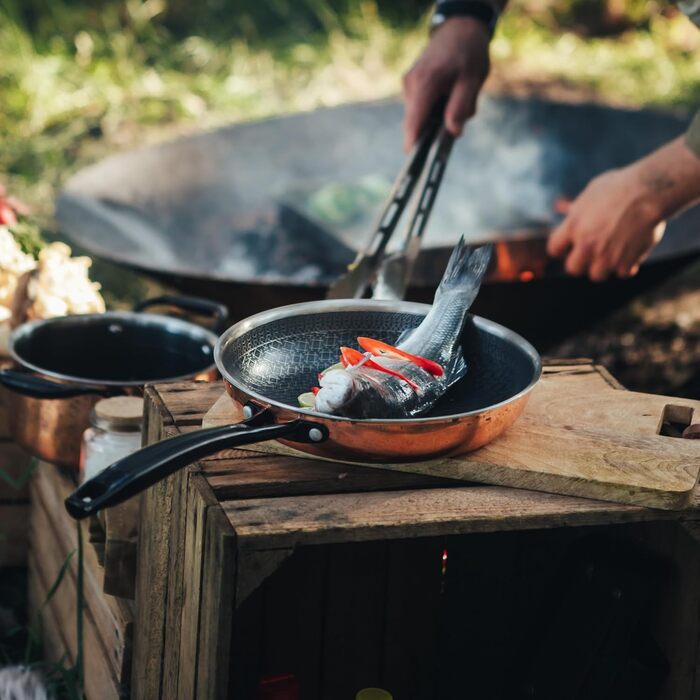 Сковорода NYORD з антипригарним покриттям, стійка до подряпин, з вафельною структурою, придатна для миття в посудомийній машині, гібридна сковорода, керамічне покриття, без PTFE та PFOA, для духовки, для індукційних, газових та керамічних плит, з кришкою 