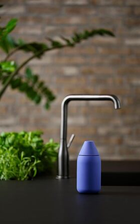 Zone Denmark Singles Dish Soap Dispenser Kitchen, Soap Dispenser, Dish Soap Dispenser, Easy Refill & Easy Dosage, Ø 7 cm, Height 15 cm, Capacity 300 ml, Indigo
