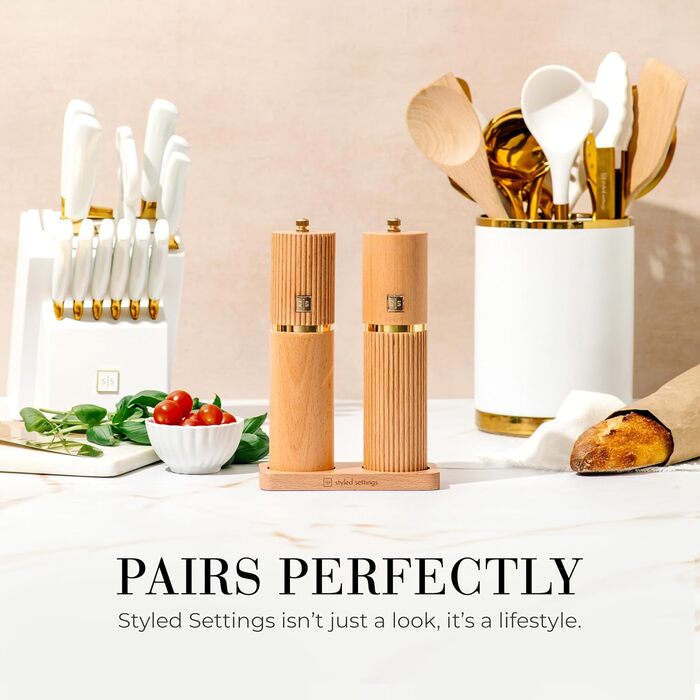 Набір для солі та перцю Styled Settings – 2 шт. ручні млини з регульованим керамічним жорном та дерев'яною підставкою. Ідеальний подарунок (бук).