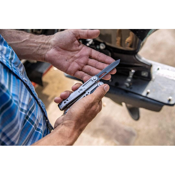 Gerber Multi-Tool with 12 functions, Dual Force, includes holster, with one-hand opening and frame-lock locking mechanism, overall length: 12 cm, 30-001613