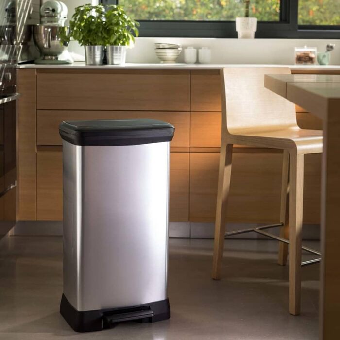 Сміттєвий відер Curver Deco Bin 50Л для кухні з педаллю, системою Soft-Close, герметичним кришкою та антивідбитковим покриттям, сріблясто-чорний (металевий ефект)