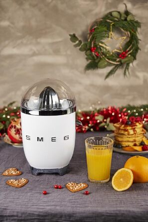 Електрична соковижималка для цитрусових Smeg CJF11CREU, 70 Вт, біла