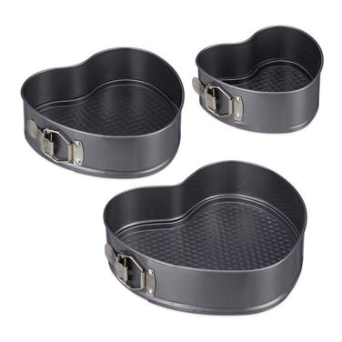Relaxdays Heart Shaped Cake Pan Set of 3