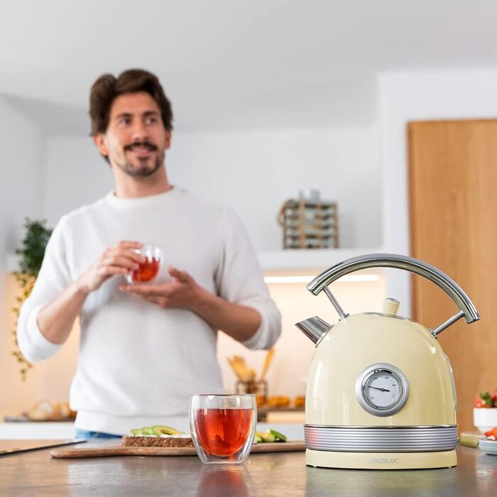 Електричний чайник Cecotec ThermoSense 420 Light Green: 1.8 л, 2200 Вт, регулювання температури, нержавіюча сталь, вінтажний стиль, зелений колір