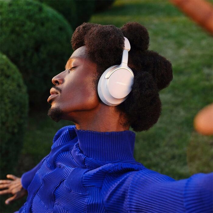Бездротові навушники Bose QuietComfort Ultra Over-Ear з активним шумозаглушенням, Spatial Audio (просторовий звук), до 24 годин автономності, колір: білий дим