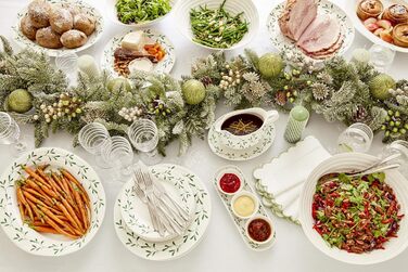 Portmeirion CPXT76512-XG Sophie Conran Garland Saucière 1 Pt. and Stand (Amor, Mistletoe), porcelain