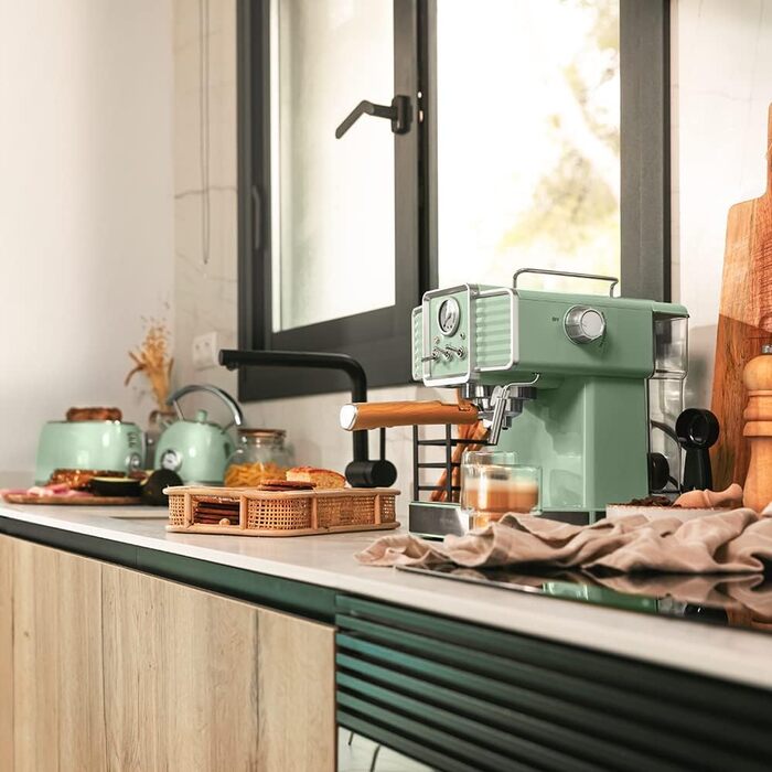 Еспресо-кавоварка Cecotec Express-Kaffeemaschine Power Espresso 20 Tradizionale, 1350 Вт, 20 Bar, з термоблоком та капучинатором, вінтажний дизайн, 1,5 л, світло-блакитний колір
