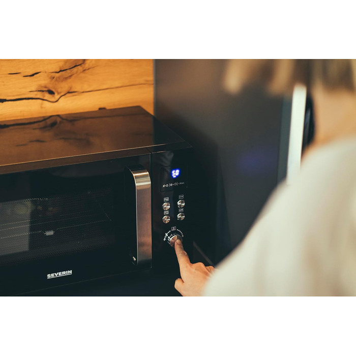 Мікрохвильова піч Severin 3-в-1 з грилем та конвекцією до 200°C, 25L, чорна, з антипригарним покриттям, MW 7752