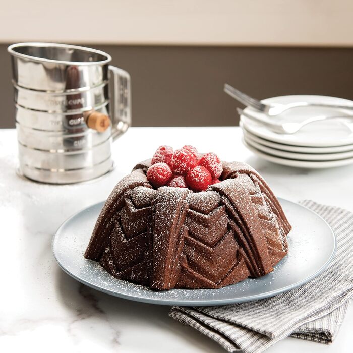 Форма для випічки Nordic Ware Marquee Bundt Pan, алюміній, 25,7 см, NW 90577