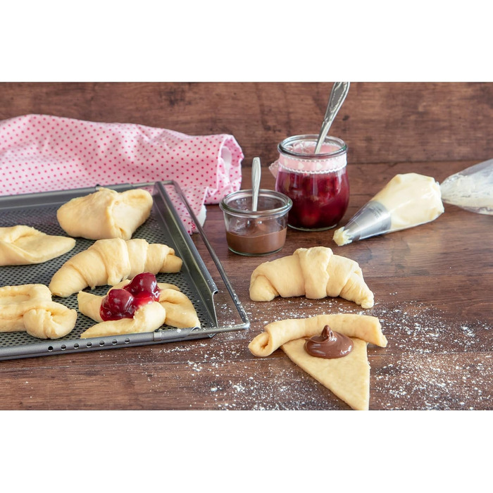 Städter - Baking Series - Perforated Baking Sheet - 40 x 35 cm - High-quality non-stick coating