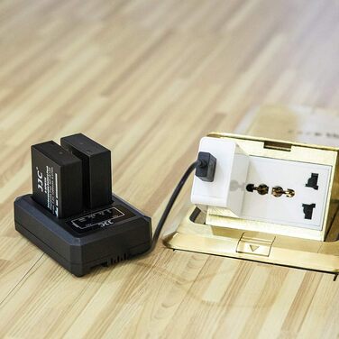 Зарядний пристрій JJC USB для акумуляторів Fujifilm X-T30, X-E5, X100VI, X100V та інших моделей (NP-W126/NP-W126s)