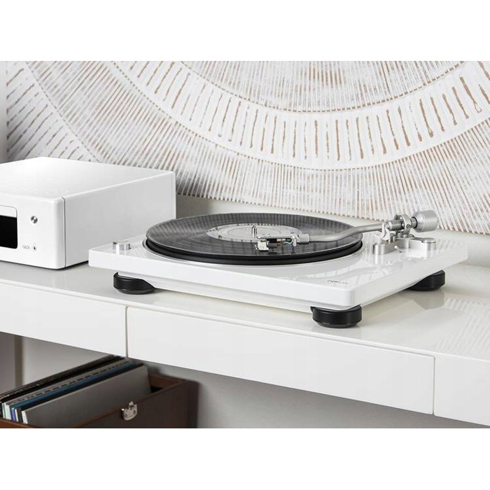 Вініловий програвач Denon DP-400, білий