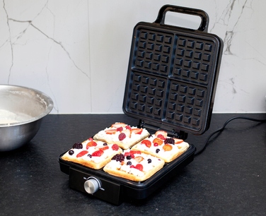 Вафельниця Berlinger 2300 Вт, чорна, з регулюванням температури, на 4 вафлі