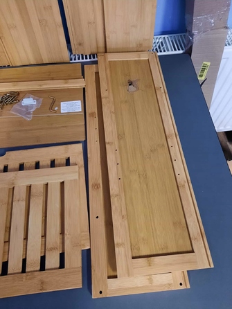 Підвісна бамбукова шафа у ванну кімнату SMIBUY з дверцятами та полицями, 59x21x66,5 см