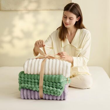 Плед Wavve: м'який флісовий плед 150x200 см, світло-сірий колір для дивану та декору кімнати