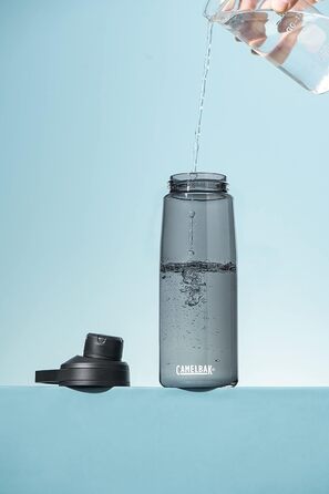 CamelBak Chute Mag Water Bottle (1500 ml, Clear)