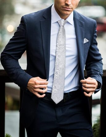 Набір аксесуарів для чоловіків DiBanGu: краватка, хустинка, кафтанчики, краватковий затискач, шовковий паваротний узор, білий / срібний