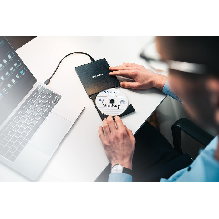 Зовнішній тонкий Blu-ray привід Verbatim Ultra HD 4K Slimline Writer з USB-C, підтримкою BDXL, M-Disc, DVD та CD, чорний