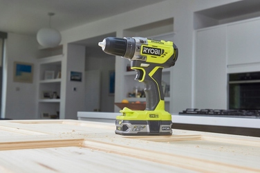 Акумуляторний шурупокрут Ryobi 18 V R18PD5-220S