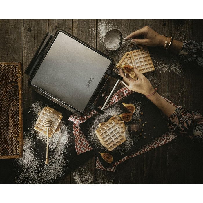 Adler Camry 4-Waffle Maker - 1500W Power, Adjustable Temperature, Black & Silver