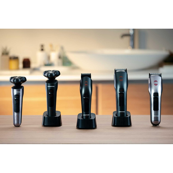 Електричний чоловічий бритва Grundig ProClub MS 8130 з технологією Titanium Blades та датчиком BeardCare, корпус з 61% переробленого пластику, Wet & Dry, темно-матове хромоване/червоно-чорне/титанове покриття