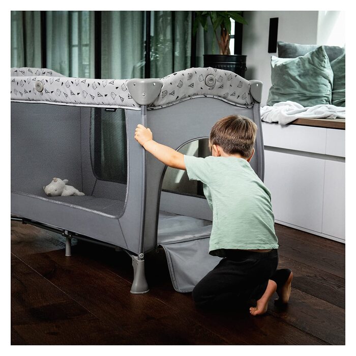 Hauck Travel Crib Sleep N Play Center with Newborn Nest, Changing Pad, Carry Bag, Wheels, Canopy, Compact Folding, Baby Travel Bed for Infants from Birth up to 15 kg (Teddy Grey)