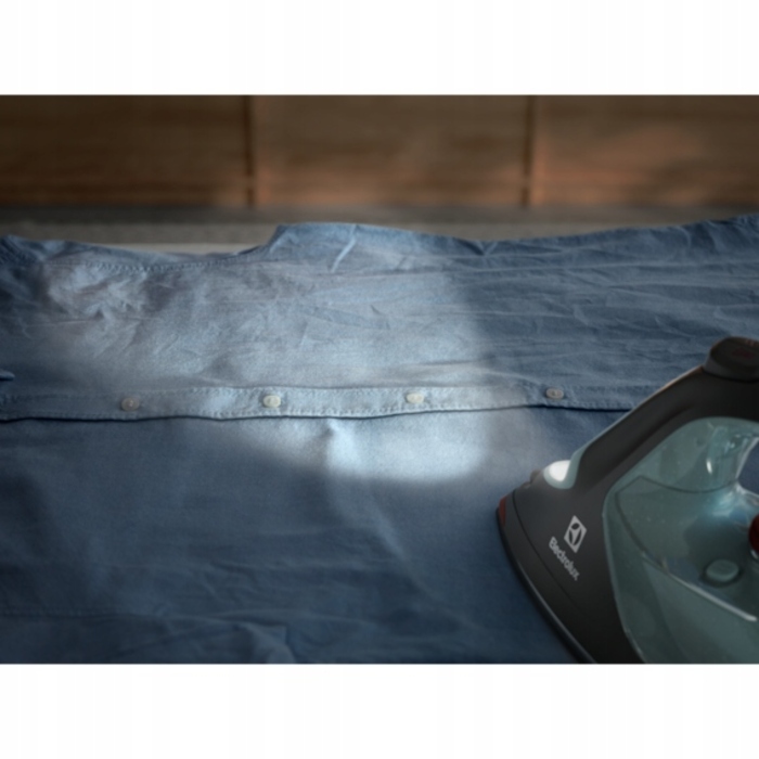 Парова праска Electrolux Refine 700 E7SI2-6OG 2600 Вт