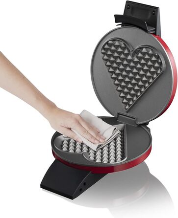 Вафельниця Cloer 1633V: Вафлі у формі серця, антипригарне покриття, 930W, червона