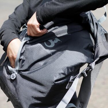Gecko Brands Unisex Waterproof 30-Liter Backpack