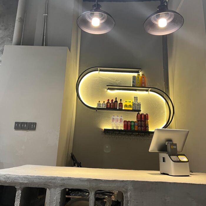 Настінна вітрина для вина, напівкругла багатоярусна з гачками для келихів, металева вітрина для винних пляшок, для кухні, бару, кафе (без лампочок) (Чорний, 120 * 20 * 120 см)