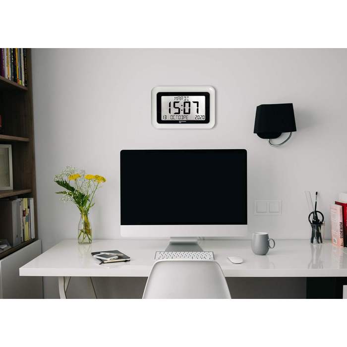 Calendar Clock - Geemarc Viso10 with automatic time setting and large letters - For people living with Alzheimer's - Battery operated - No backlight - Version DE - White