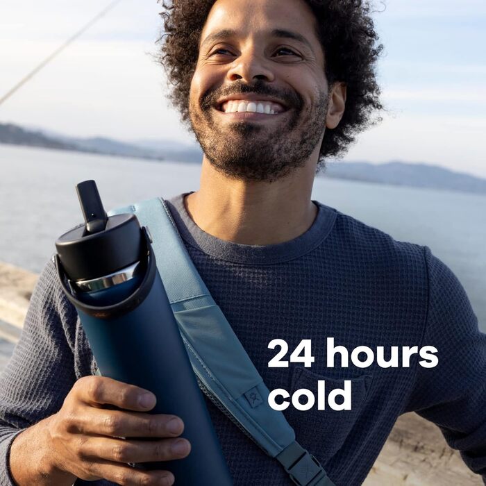 Hydro Flask - Water Bottle (32 oz) - Vacuum-Insulated Stainless Steel Water Bottle with Flex Straw Lid - Wide Mouth - (Berry Red, 946 ml)