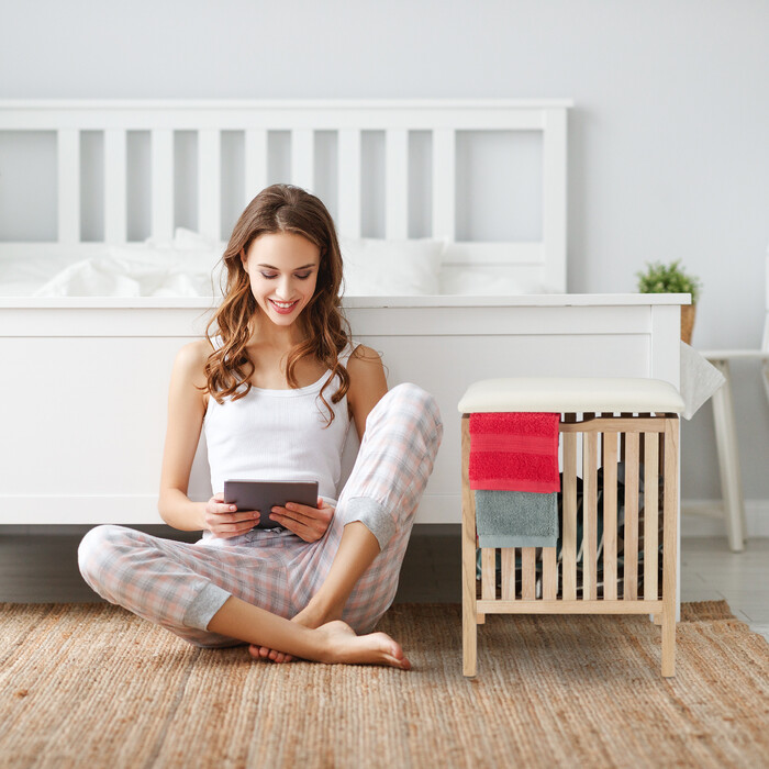 Relaxdays laundry basket made of walnut wood with seating