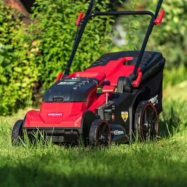 Акумуляторна безщіткова газонокосарка Worcraft 40V з травозбірником 45 л