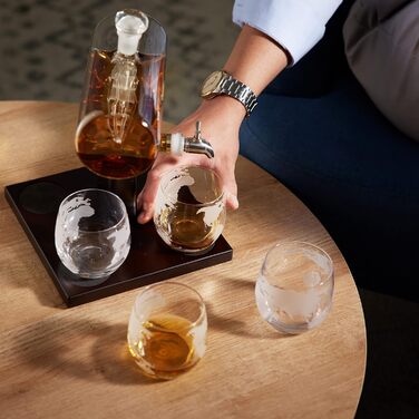 Oak & Steel - Whisky Decanter, Ship Carafe (1000ml) with Stainless Steel Spout & 4 Whisky Glasses - Valentine's Day, Birthday & Father's Day Gift Set for Men