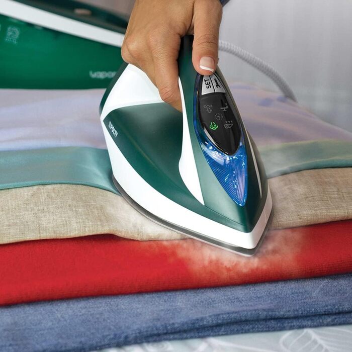 Polti Vaporella Express VE30.20, high-performance steam ironing station with up to 8 bar pump, ECO function, with One Temperature Technology and digital setting, White/Green Bianco E Verde