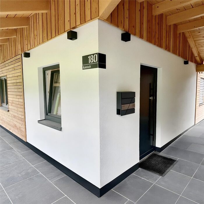 Поштова скринька Metzler персоналізована з гравіюванням, нержавіюча сталь, відділення для газет, замок, вологостійка, антрацит RAL 7016, настінний монтаж 37x37x10.5 см