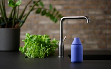 Zone Denmark Singles Dish Soap Dispenser Kitchen, Soap Dispenser, Dish Soap Dispenser, Easy Refill & Easy Dosage, Ø 7 cm, Height 15 cm, Capacity 300 ml, Indigo