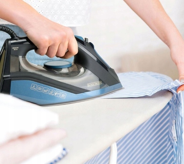 Парова праска Black+Decker BXIR2801E 2800 Вт, керамічна підошва