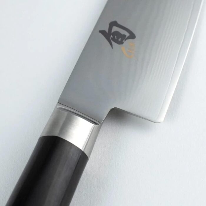 Японський кухонний ніж KAI Shun Classic Santoku 14 см, дамаск, 32 шари, VG-MAX, 61 HRC, пакка, Японія