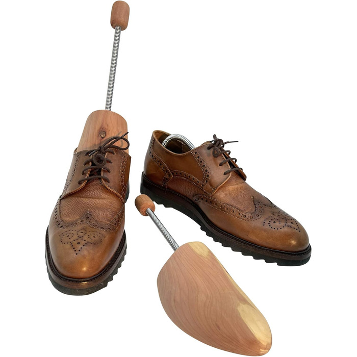 Max Basic Cedar Shoe Spreader, Shoe Stretcher, Shoe Former made of Cedarwood for Women and Men, Set of 3 Pairs