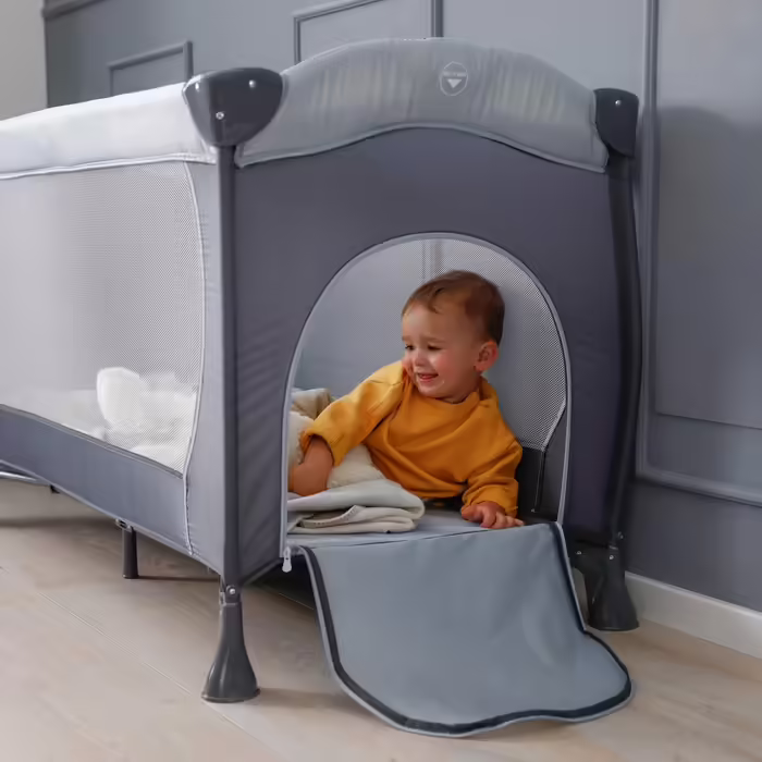 Hauck Sleep N Play Center Travel Crib with Newborn Nest, Changing Pad, Carry Bag, Wheels, Canopy, Compact Folding, Baby Travel Crib for Infants from Birth up to 15 kg (Stone)