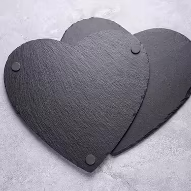Slate Plates 20cm, Set of 2, Slate Serving Plates, Heart-Shaped Slate Serving Plate with Chalk Marker, Slate Hearts for Serving & Labeling
