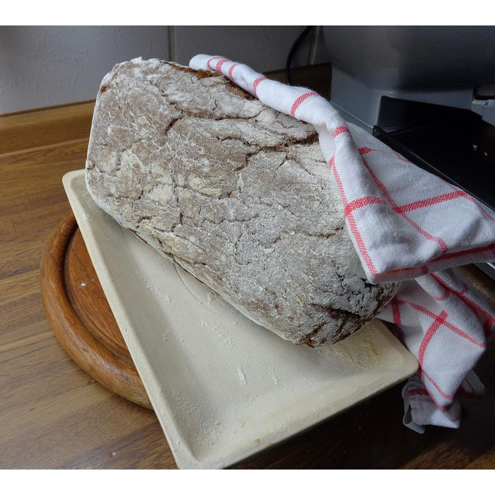 Bread loaf pan ceramic, bread baking mold for 500g bread and up to 750g bread, made with clay from Germany, produced in Bavaria. Bread recipes online, bread baking mold.