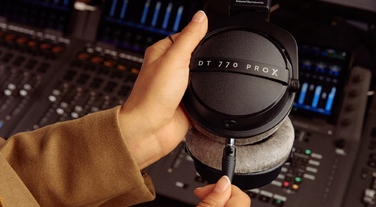 Студійні закриті дротові навушники Beyerdynamic DT 770 PRO X