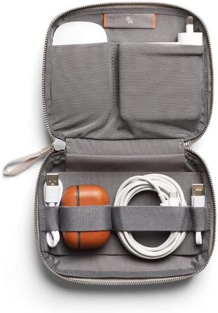 Органайзер Bellroy Tech Kit Compact для зарядних пристроїв, кабелів, миші, павербанку, USB-аксесуарів, Saltbush