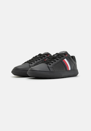 Оригінальні шкіряні кросівки Tommy Hilfiger на шнурівці, чорні, розмір 44